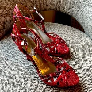 WHBM pink/black strappy heels